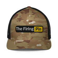 Load image into Gallery viewer, Two Tone Logo Closed-back trucker cap
